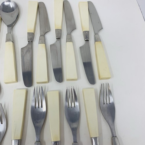 Vintage MCM lot of 30 SUPREME QUALITY CUTLERY LUCITE JAPAN - Imagen 6 de 12