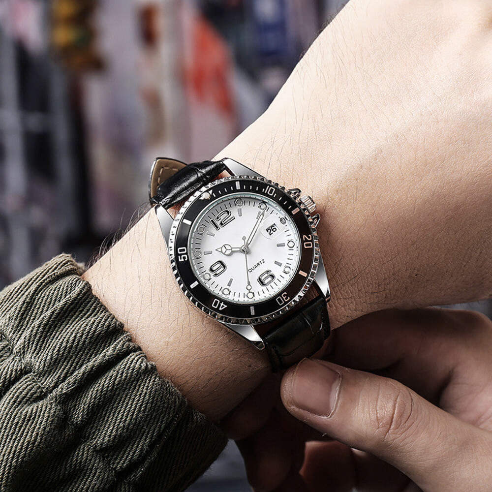 Stylish Quartz Wristwatch with Simple Scale Design for Men