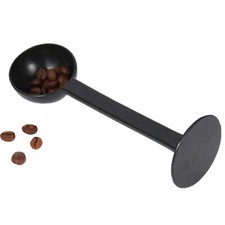 Löffel der espresso-maschine und verändern der kaffeemaschine zur messung des ge
