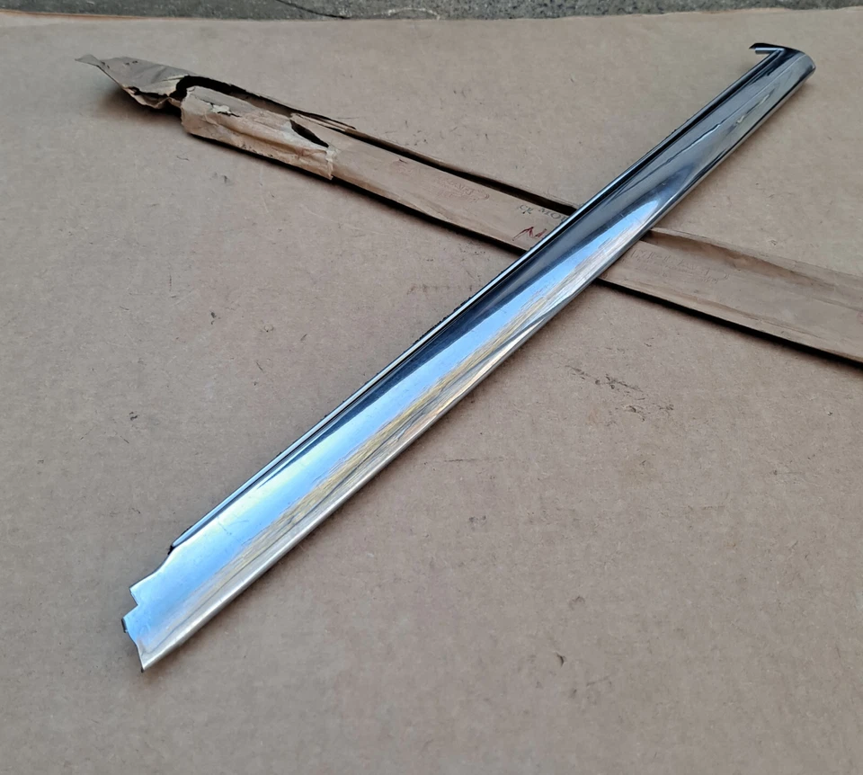 1955 1956 Plymouth Belvedere Savoy Fury NOS MoPar destro quarto janela MOLDAGEM DE CINTO - Imagem 3 de 4