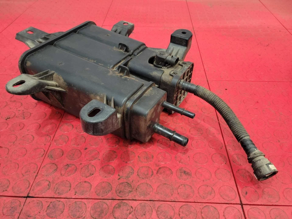 Bote de carbón de vapor de combustible Saturn Vue 2008-2009 pieza original OEM 15802306 Foto 4 de 4