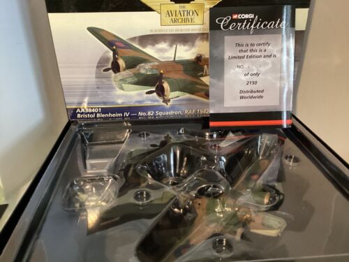 Corgi 1/72 Scale Diecast AA38401 Bristol Blenheim IV 82Sqn 1942 Duxford Restored - Picture 3 of 3