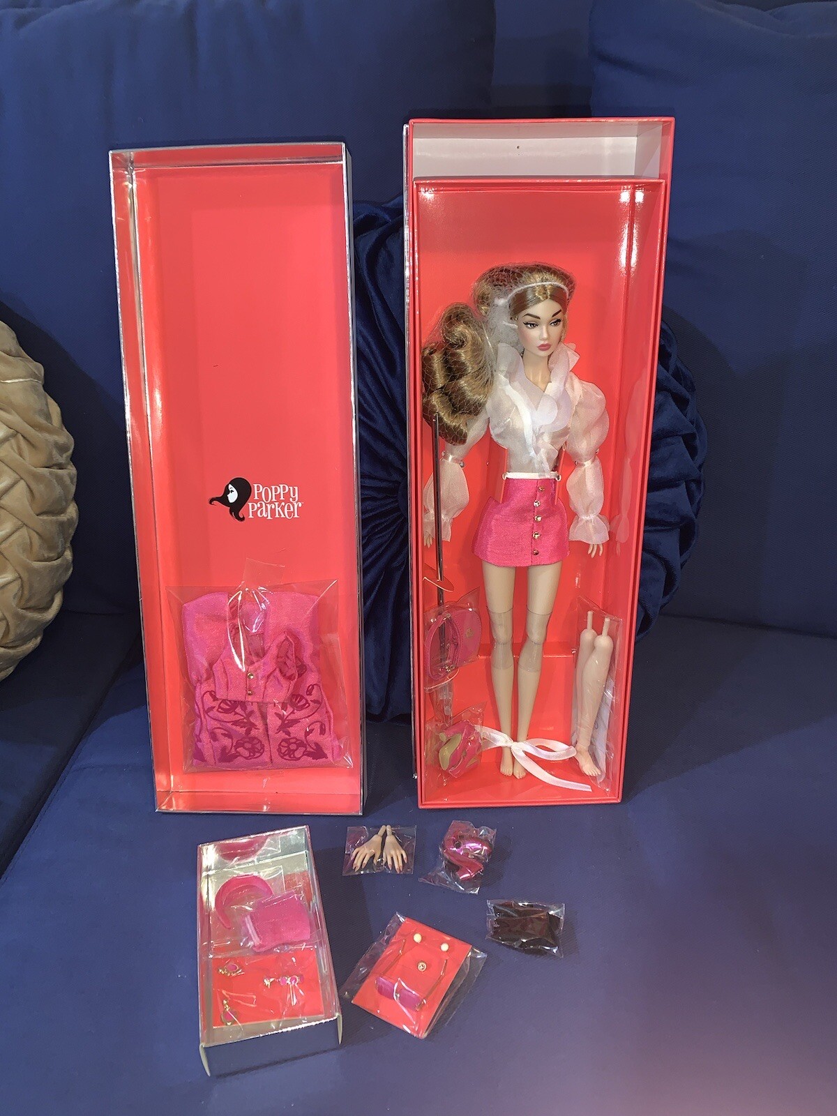 Integrity Toys Fashion Royalty Pretty Pink Poppy Parker Doll With Shipper  Box