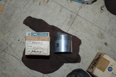 Evinrude Johnson OMC 377564 Piston NOS