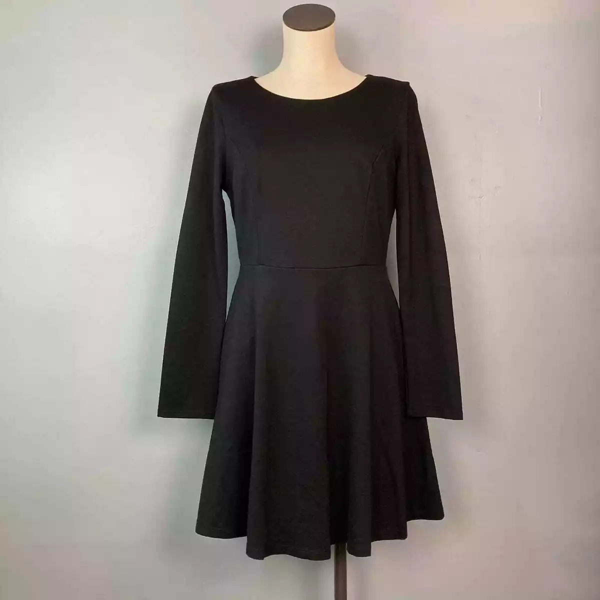 Forever chic black cheap long sleeve dress