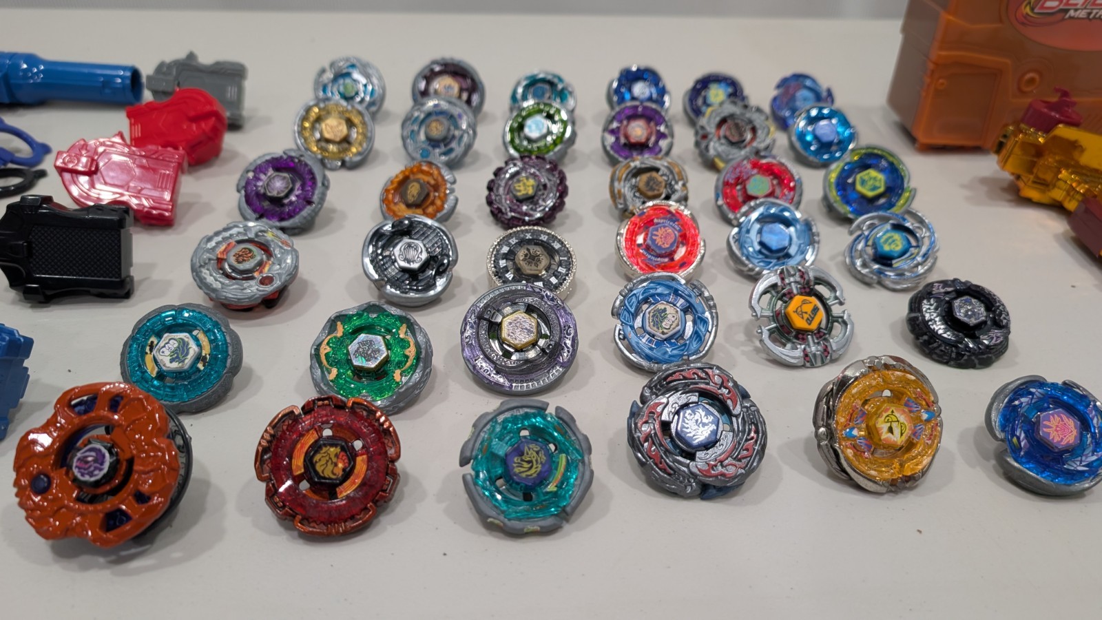 36 Beyblade Metal Fusion/Fight Lot Takara Tomy Hasbro 4D Zero-G + Case Launchers