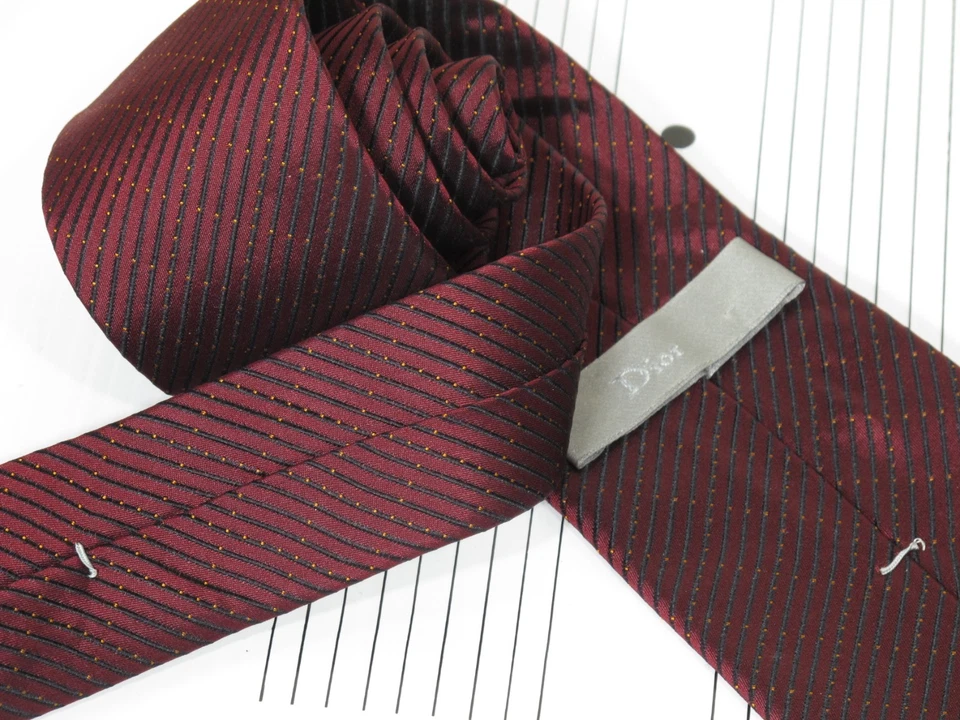 Corbata de seda Dior borgoña con manchas negras y doradas tejido de diamantes 57 x 3 3/8 Foto 3 de 3