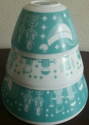 VINTAGE CHARM Inspired By Pyrex Turquoise Rise n' Shine Mixing Bowls With Lids