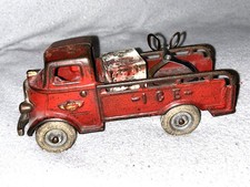 Arcade Cast Iron Ice Truck Red - 6.75 inch  Nr. 1933 