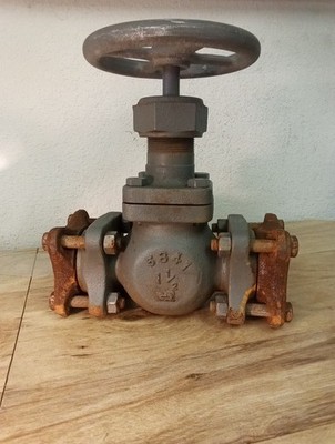 Wolf Linde 1-1/2 5841 Globe Ammonia Valve W/4 Bolt SW Flange