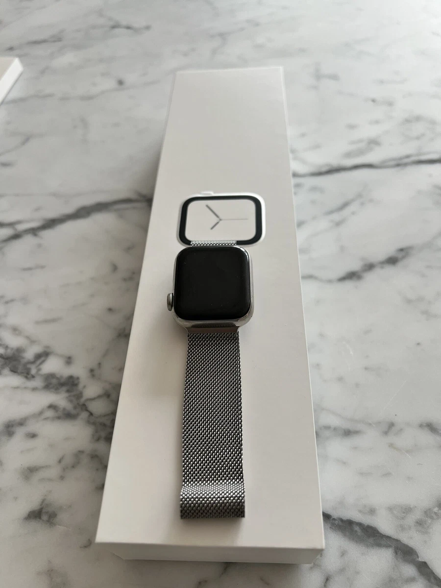 Apple Watch Series 4 40 mm Silver Aluminum Case W Seashell Sport