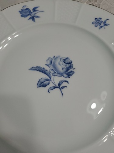 Rosenthal Continental R1839 Salad Plate 7 3/4" Blue Roses Basket Weave GUC - Picture 4 of 6