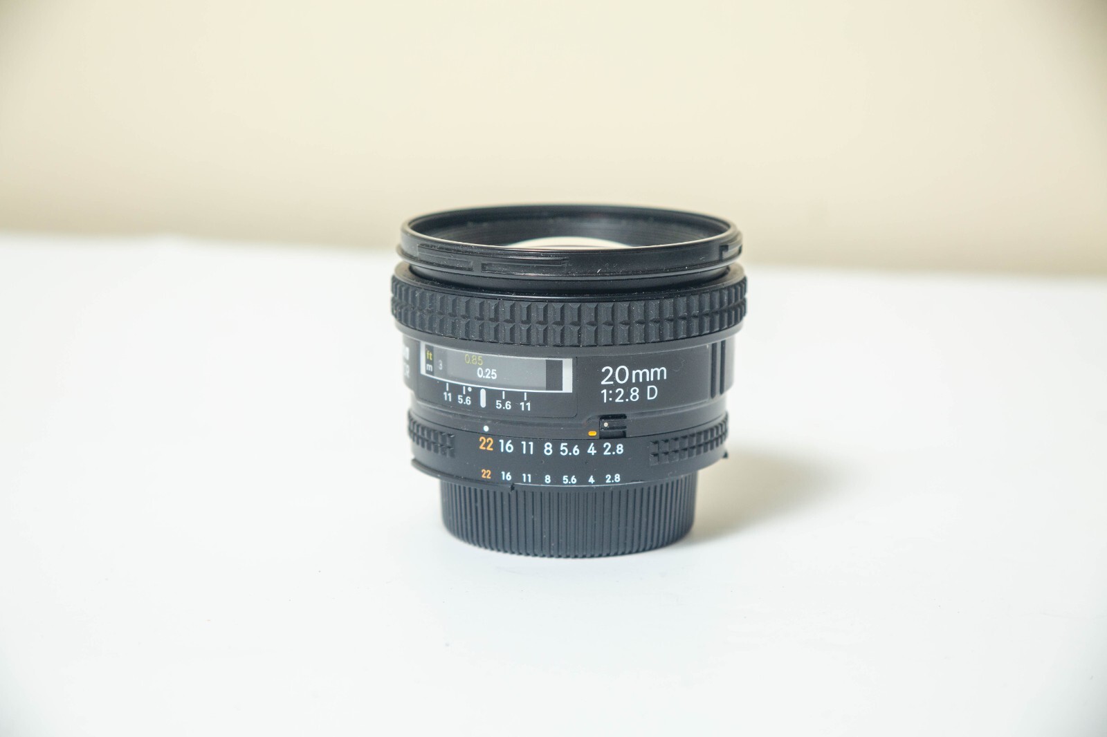 Nikon AF NIKKOR 20mm F2.8 D lens For Parts Aperture Stuck at 2.8 AF