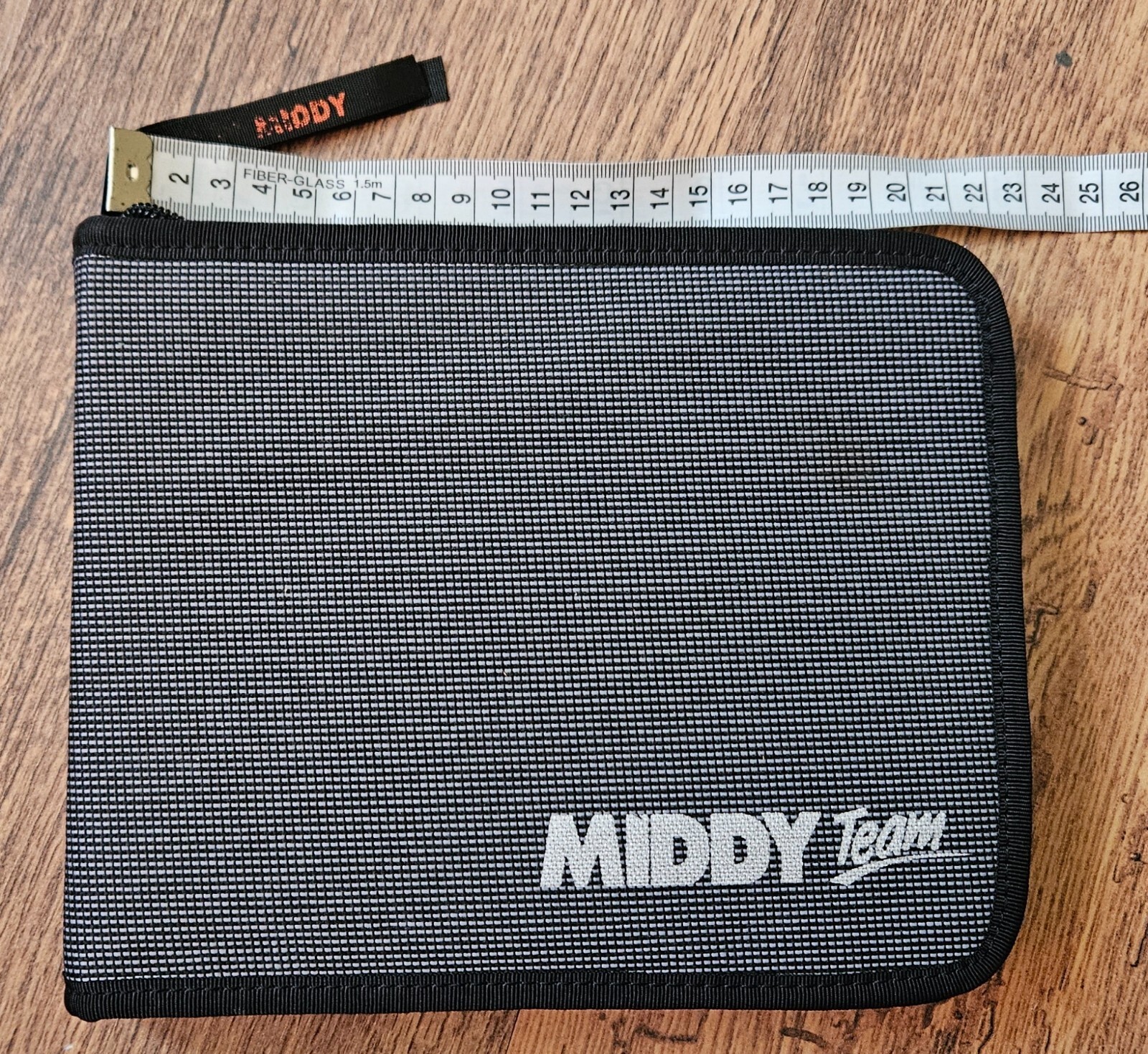 Team MIDDY Fishing Tackle wallet for bait rigs punches Hooks to Nylon