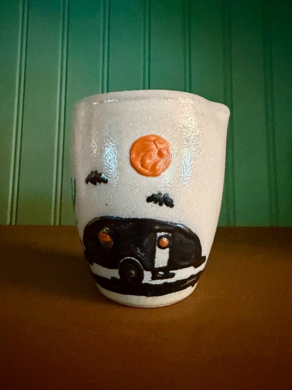 Rare Salmon Falls Stoneware Halloween Camper Bee Tumbler