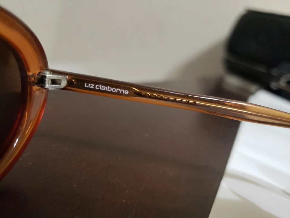 复古 Liz Claiborne 玳瑁 Cateye 太阳镜 香港制造 B76 — 第 4/4 张图片