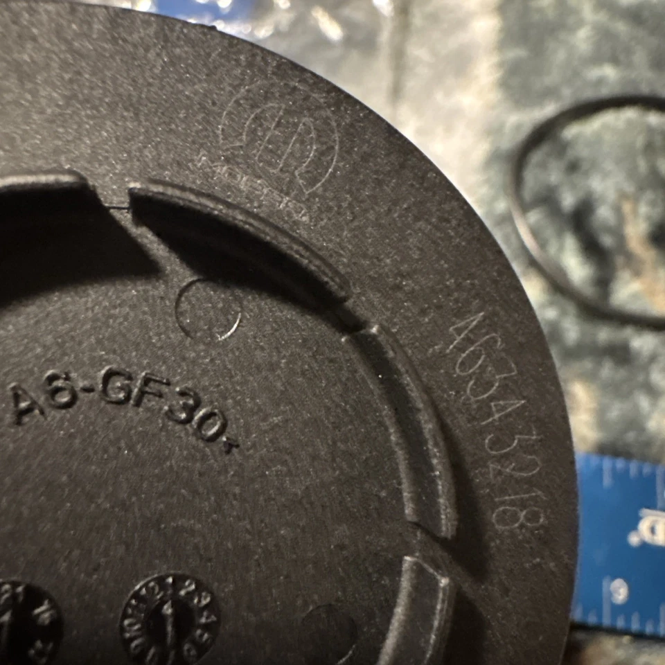 Оригинальный масляный фильтр двигателя Mopar 68492616AA для Jeep Grand Cherokee Ram 1500 3,0 л дизельный - Изображение 2 из 2