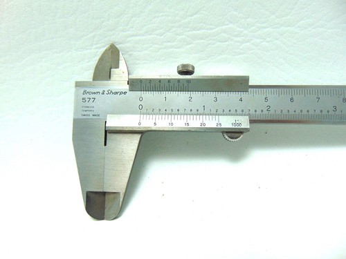 BROWN  AND  SHARPE  577  CALIPER  WITH  CASE