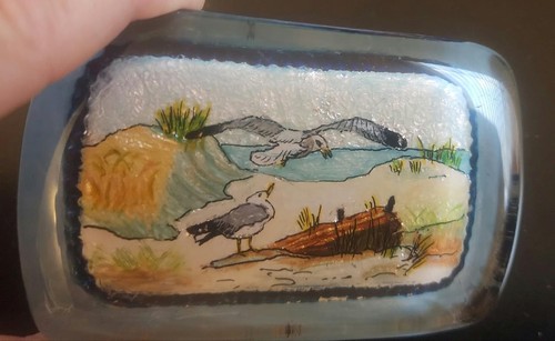 BEAUTIFUL VINTAGE SEAGULLS BEACH SAND DUNES OCEAN SCENE GLASS PAPERWEIGHT - Picture 9 of 9