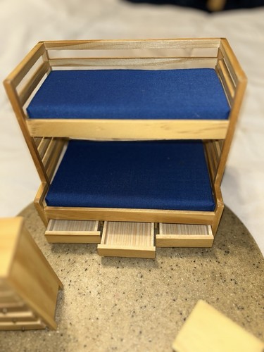 Mayberry Street Miniatures Natural Wood Bedroom Set - Bild 2 von 16