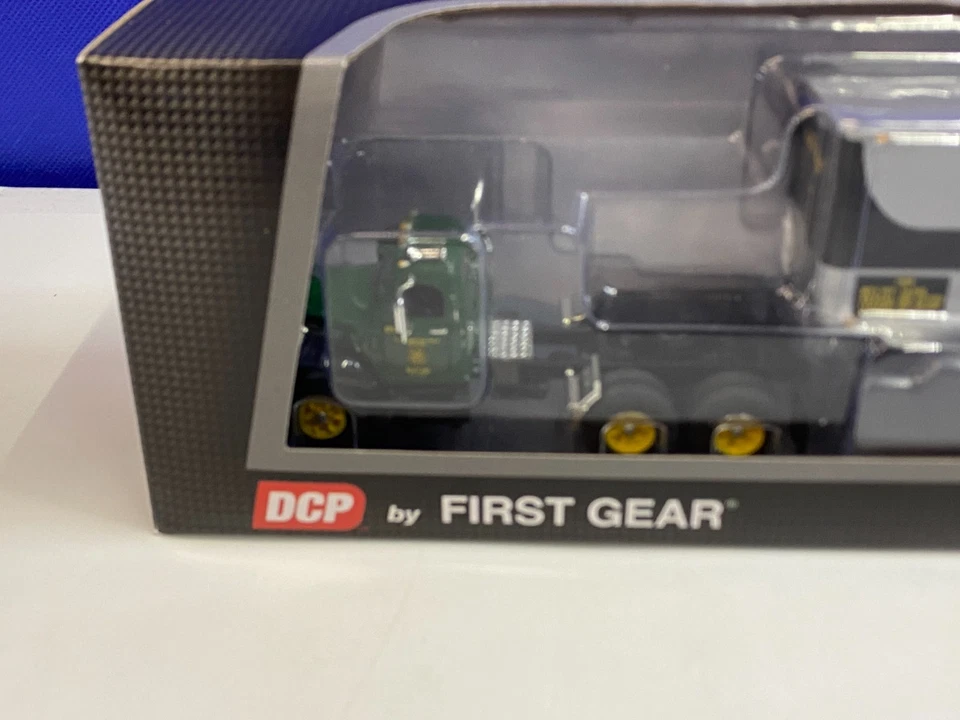 DCP FIRST GEAR 1/64 LEE WAY FREIGHT MACK B-61 DAY CAB & 40' TRAILER 60-0572 - Image 2 of 4