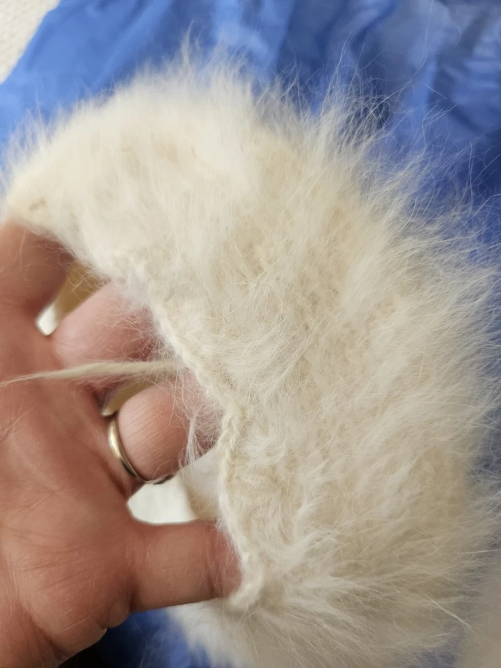 Boina vintage francesa de angora para niñas blanca cremosa suave tejida a mano comprada en París Foto 2 de 4