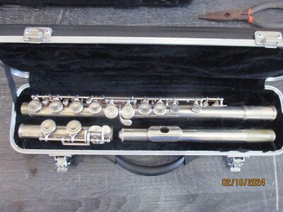 Artley brand Flute w/ Hard Case. 18-O model . Made in USA | eBay