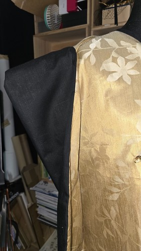 Poncho with Gold and Sequined Flying Tiger One Size Lined Handmade Cape New - Picture 3 of 5