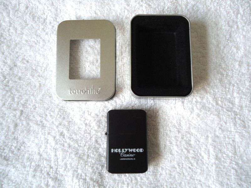 " NWOT " Hollywood Casino Promotional Black Touchlite Lighter In Metal Case