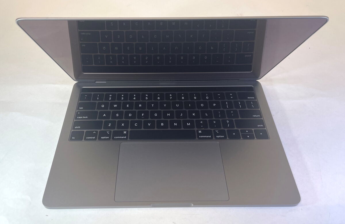 Apple A1989 MacBook Pro 2019 Intel i5-8279U 16GB RAM/512GB Apple A1989 MacBook Pro 2019 Intel i5-8279U 16GB RAM/512GB
