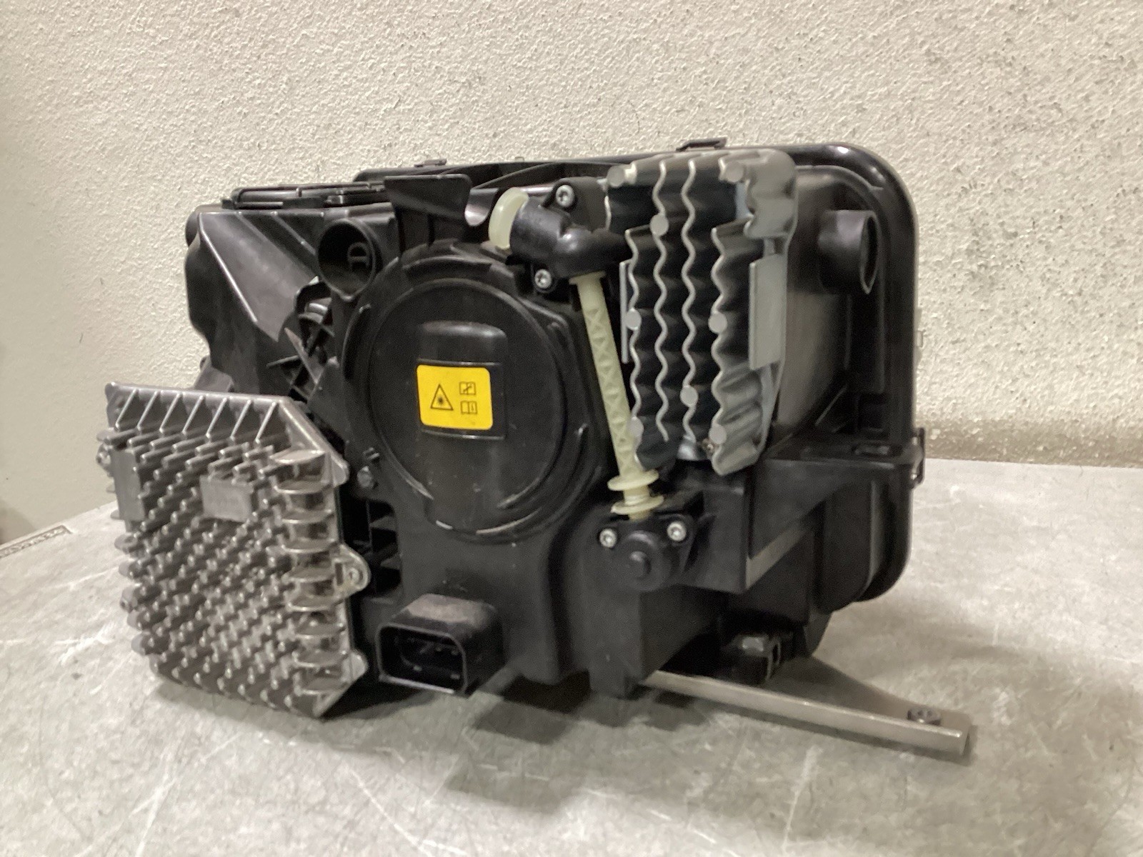 2019 2020 2021 2022 2023 Rolls Royce CULLINAN Right Headlight Used OEM Complete