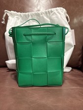 Bottega Veneta Intrecciato Cassette Leather Bucket Bag In Parakeet Green