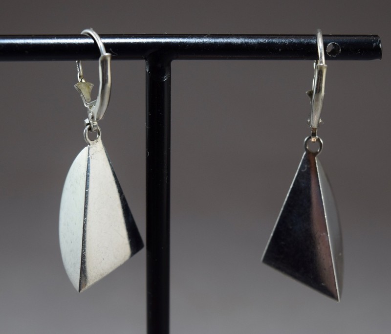 VTG STERLING SILVER MEXICO? MODERNIST 3-D hollow form TRIANGLE DANGLE  EARRINGS