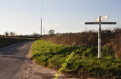 Foto A3 Mid Devon: Wegmühle Kreuz Esche Thomas Wegmühle Kreuz auf der Straße c2013