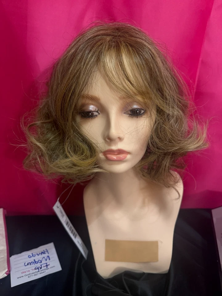 Peluca Hairdo "Tousled Bob" Moca Esmaltada Foto 2 de 4