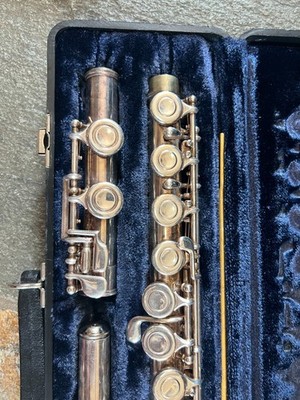 Artley 18-0 flute with hard case. Made in USA | eBay
