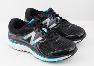 size 2e running shoes