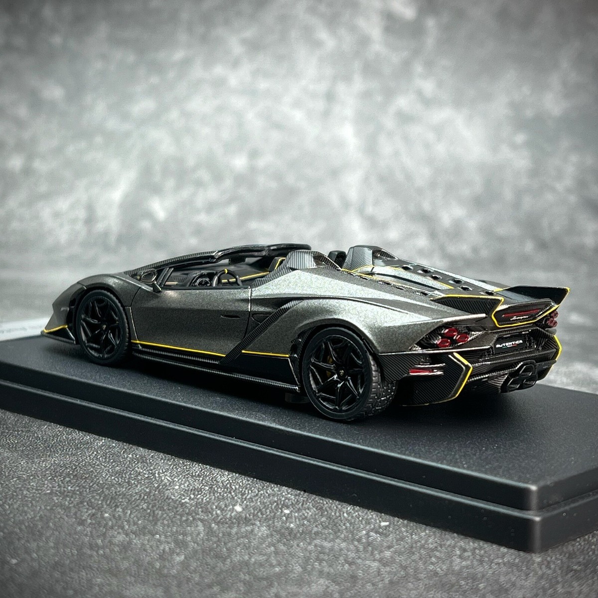 ミニカー LOOKSMART MODELS LAMBORGHINI Raptor 1/43 Lamborghini