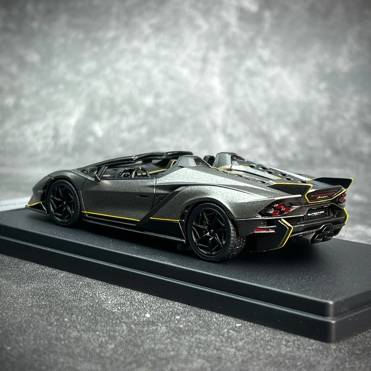 ミニカー Lamborghini Aventador looksmart 1/43 Make Up Lamborghini Aventador SVJ Roadster 2-Tone Verde