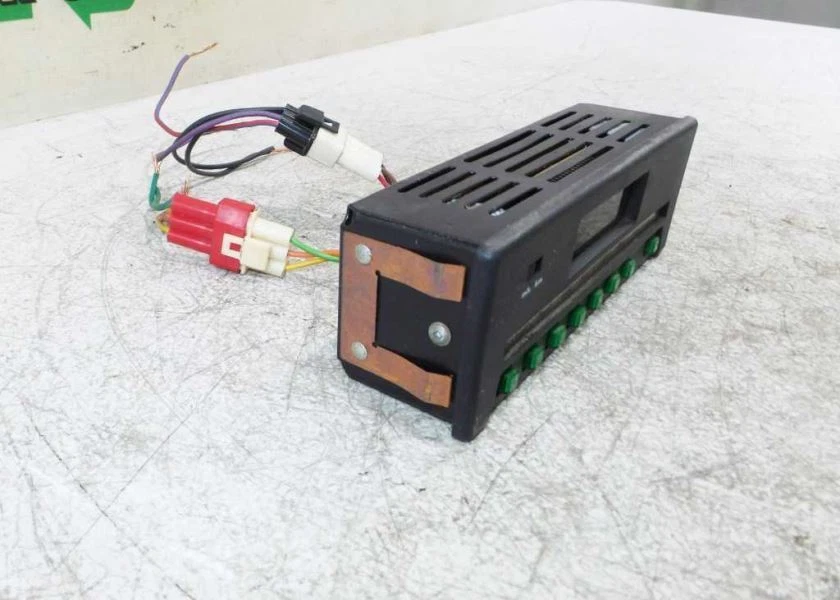 87-91 Jaguar XJS Radio AM FM Cassette Tape Player W/ Trip Time Display OEM - Image 3 of 4