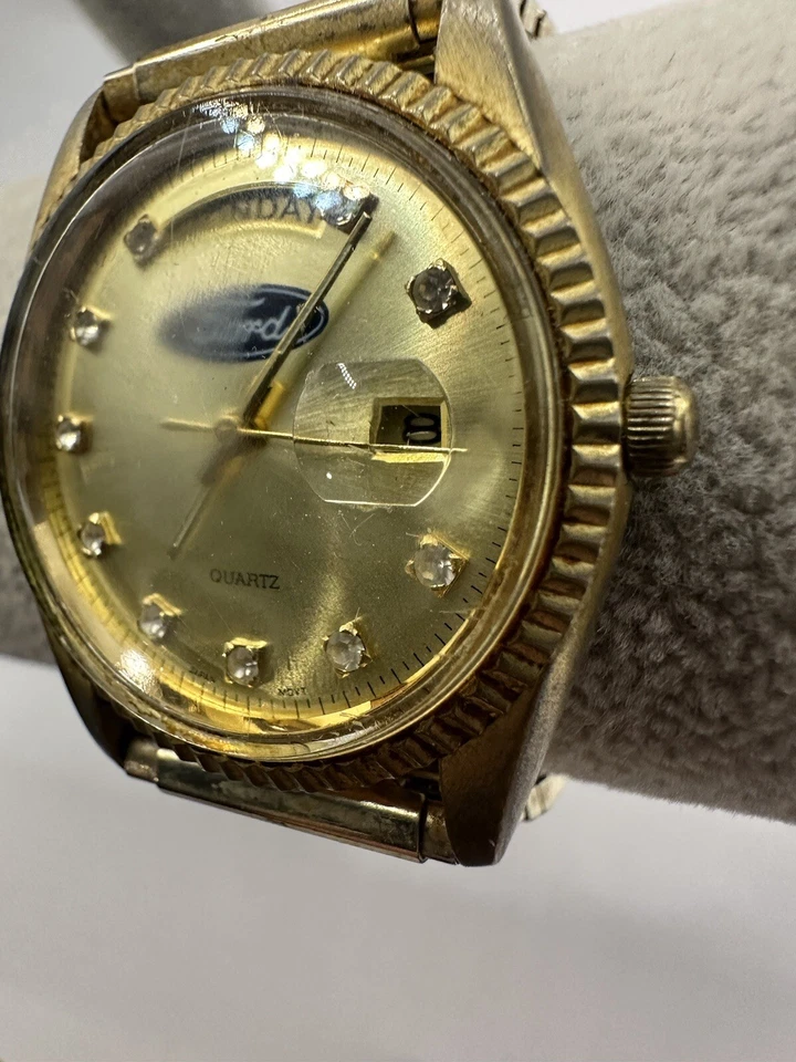 Reloj Pedre Ford Hombre Tono Dorado Día Fecha Batería Nueva 34MM 6" V Foto 2 de 4