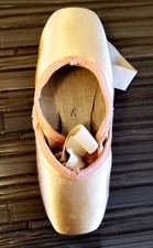 Freed Pointe Shoe DV Size 4.5X Maker: T Worn Once. Excellent Condition No Box