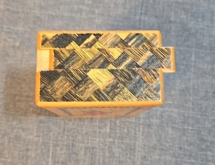 Hakone Parquet Japonés Karakuri Madera Puzzle Caja Baratija Flor y Paisaje Foto 4 de 4