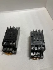 OMRON PYF11A RELAY BASE SOCKET 11 BLADE 5A 250V (LOT OF 2) NNB