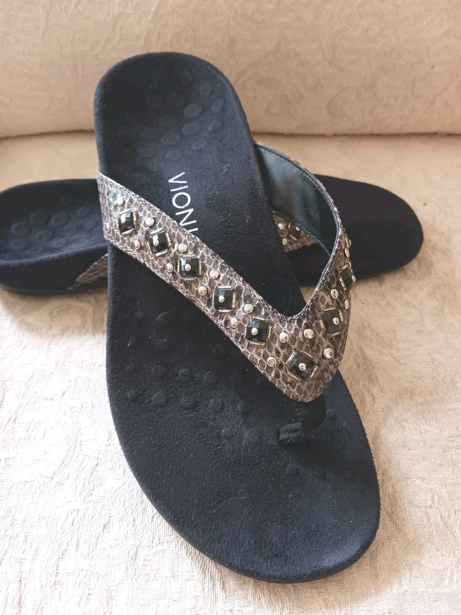 Vionic Kehoe Sandals Women\'s 8 Black Studded Leather Flip Flops Wedge Platform Vionic Orthaheel Kehoe Wine Leather Platform Wedge Studded  main image 4