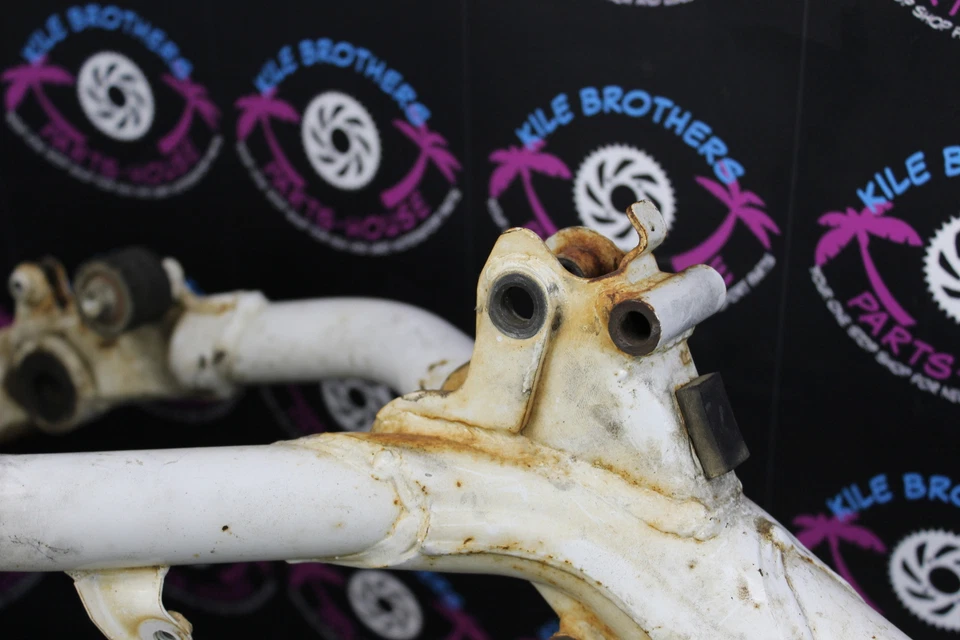 1996 年本田 cr125r 原始设备制造商主框架 CHASSI 发动机支架 — 第 3/4 张图片