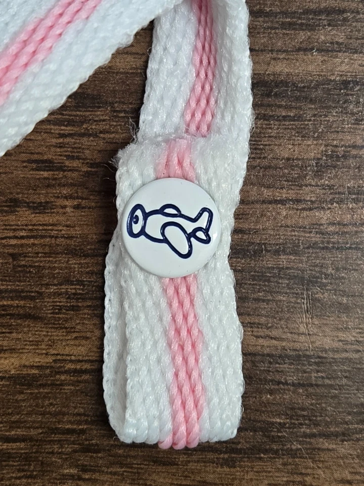 Soporte para chupete ABDL - Winnie the Pooh y rayas rosas blanco avión a presión Foto 3 de 3