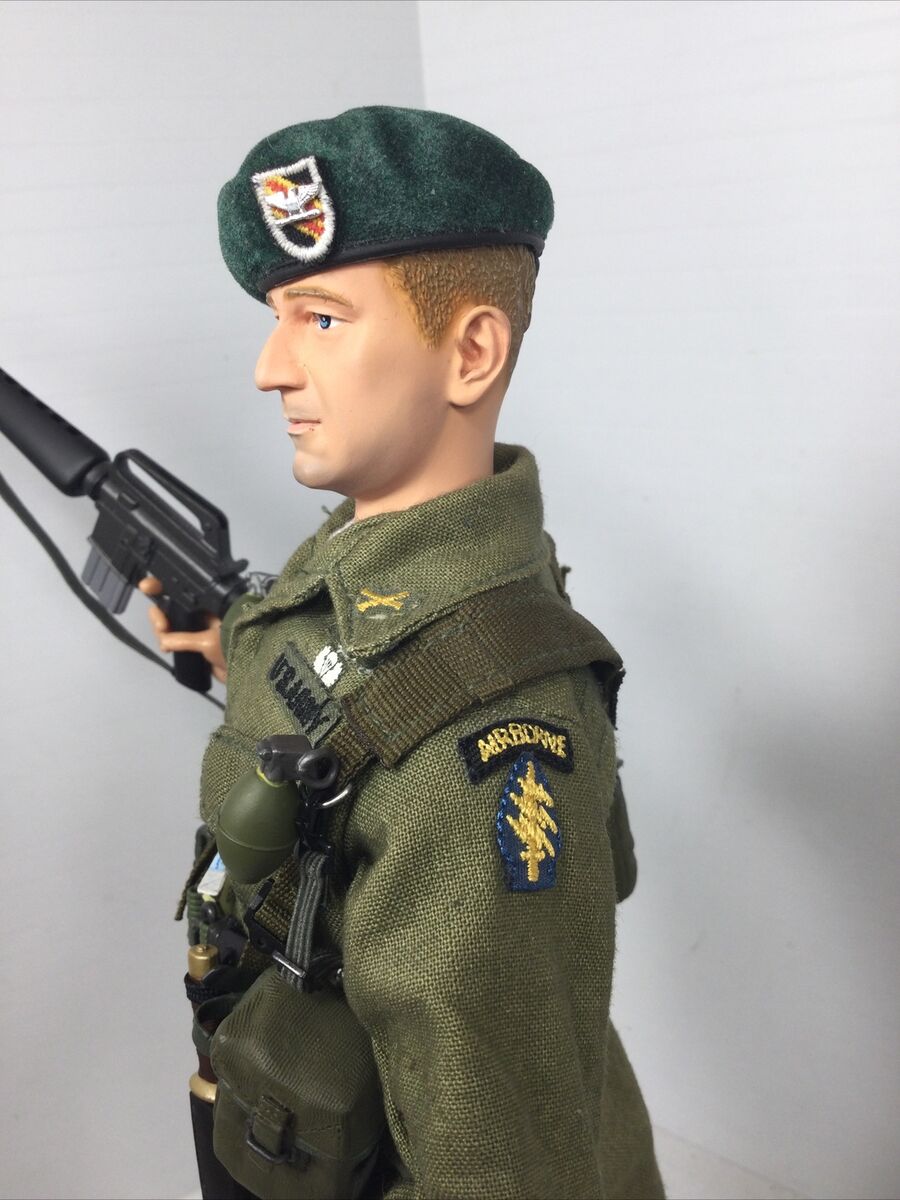 1/6 DRAGON JOHN WAYNE COL. MIKE KIRBY GREEN BERETS VIETNAM 1/6 DRAGON JOHN WAYNE COL. MIKE KIRBY GREEN BERETS VIETNAM