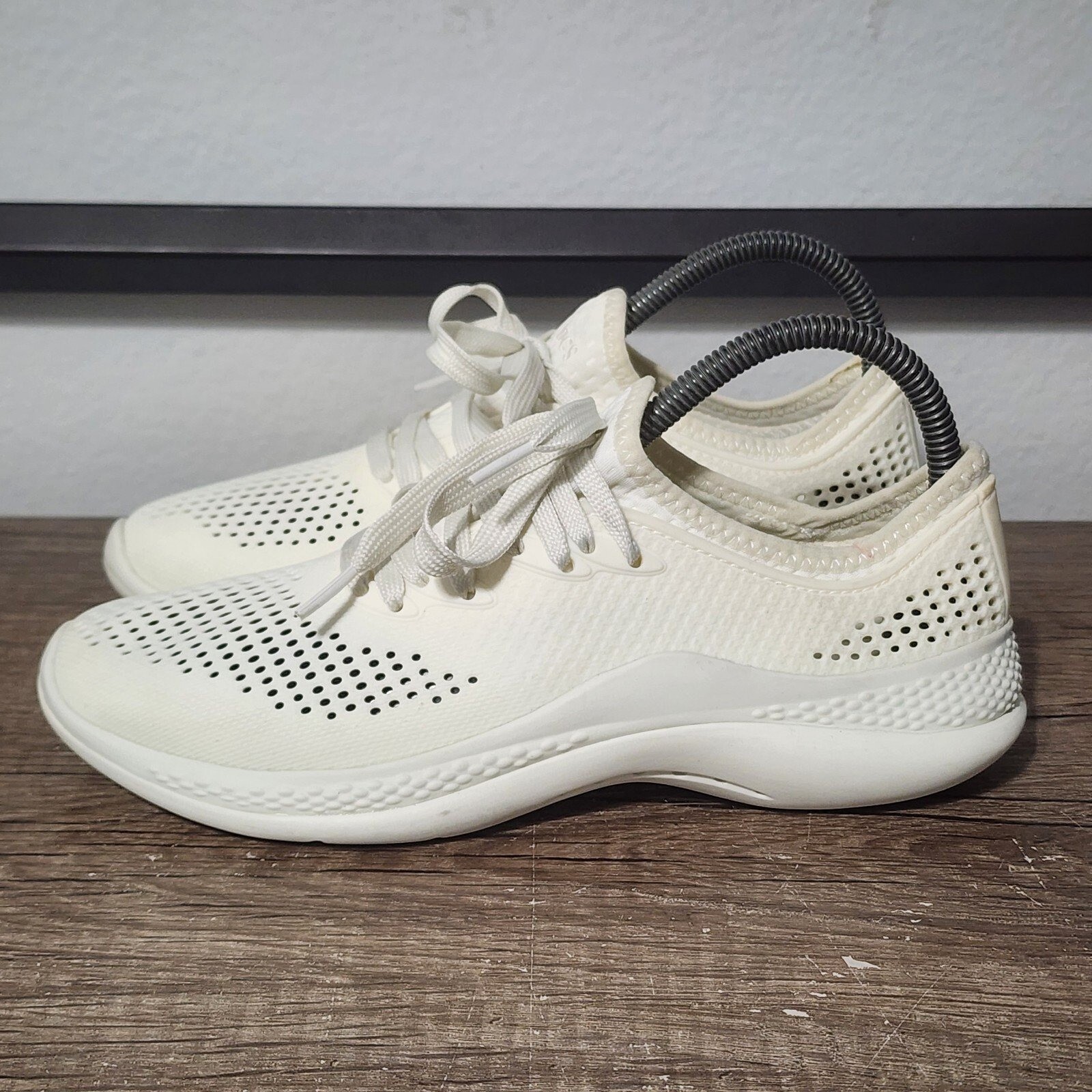 White Crocs LiteRide 360 Pacer Women’s Size 7 Athletic Shoes