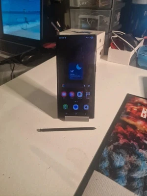 Samsung Galaxy S22 Ultra 128 Go en très bon état - Photo 1/4